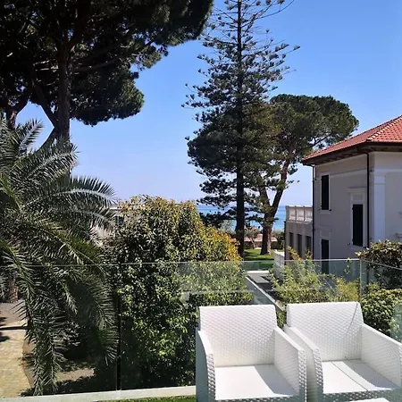 Borgo Paradasio Holidays Apartment Diano Marina